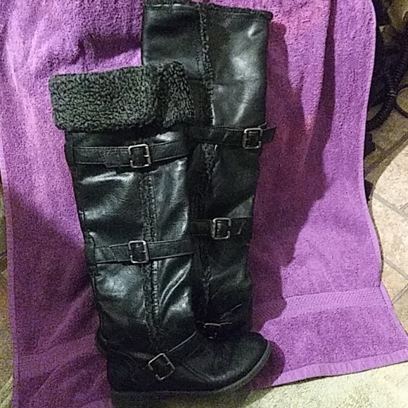 Over the KneeHigh Black Leather Size 6 Boots w/Fur - Picture 2 of 4